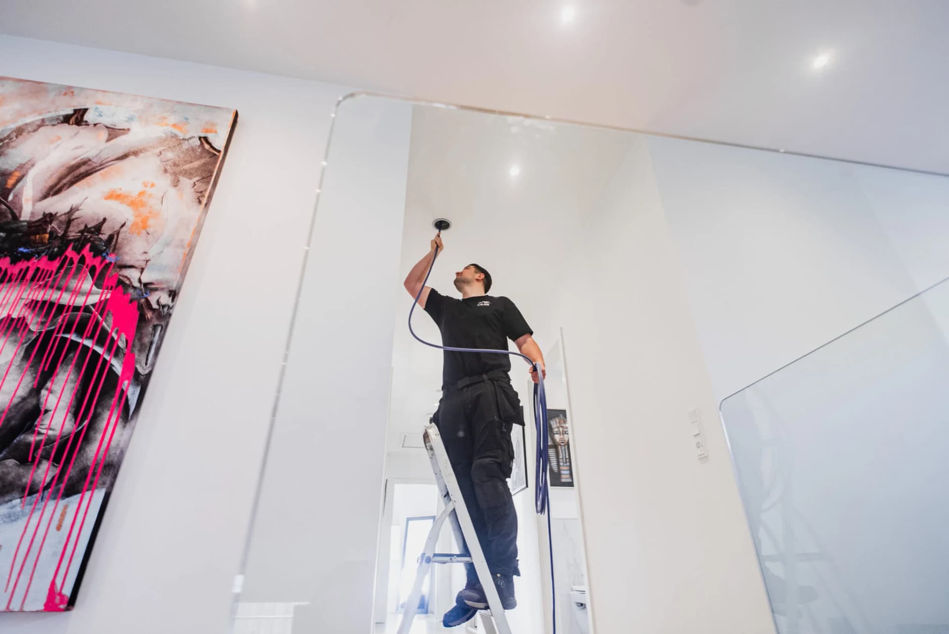 Professionelt ventilationsteam klar til installation — Hornslet
